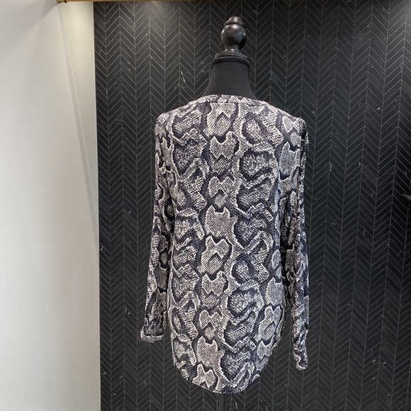 Joie’s silk blouse, black, grey and white snake print, size Medium - Picture 4 of 4
